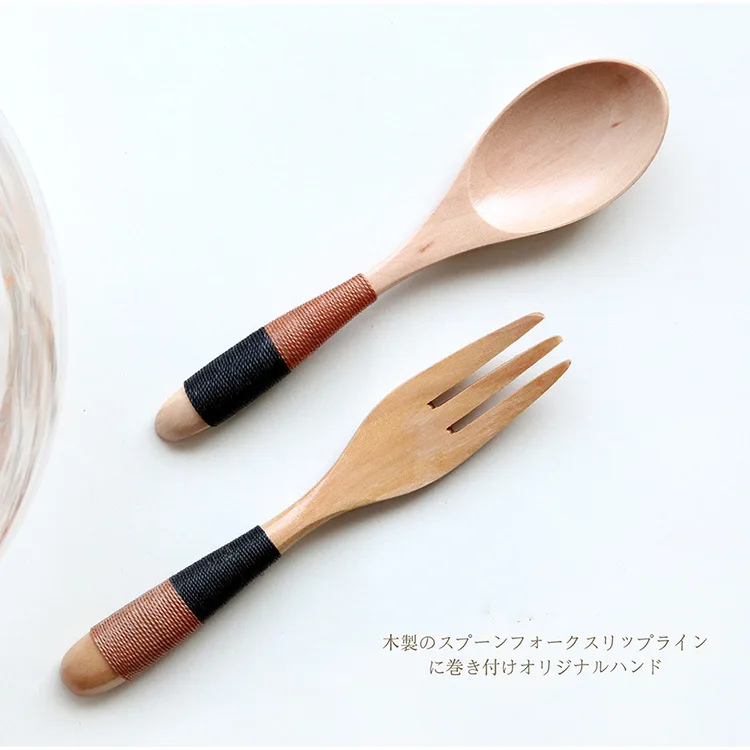 
2020 New arrival 2 layer Portable wooden kids bento lunch box with spoon fork set for school camping 