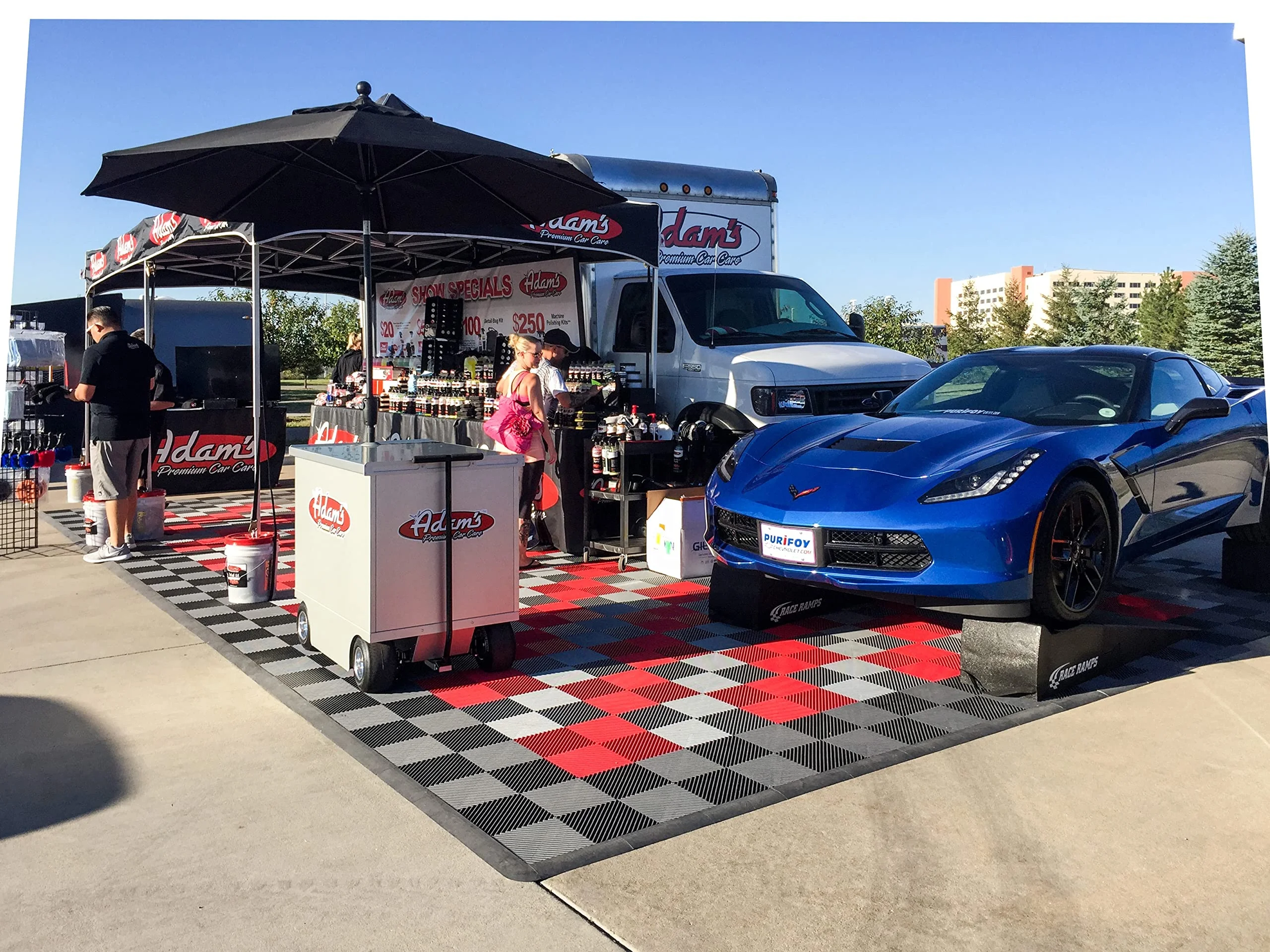 Modular Floor Tiles Anti Slip PP PVC Plastic Flooring Mats Interlocking Garage Floor Tile For Car Detailing Shop Workshop Garage