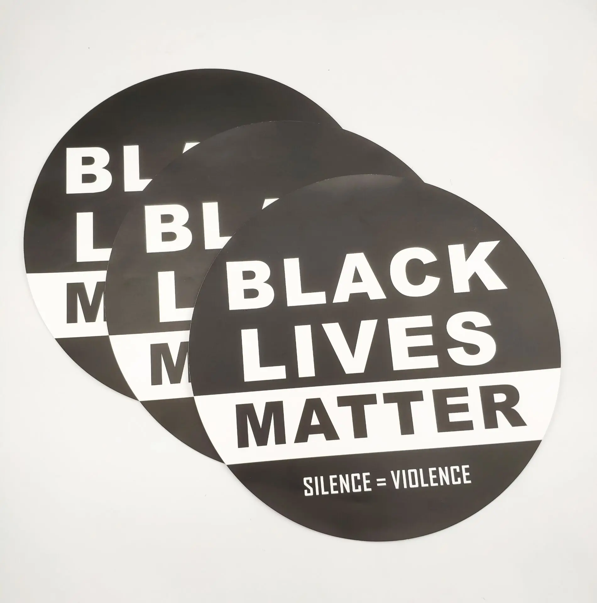 Водонепроницаемые и устойчивые к разрыву настенные наклейки «Black lives is» без расовых лозунгов