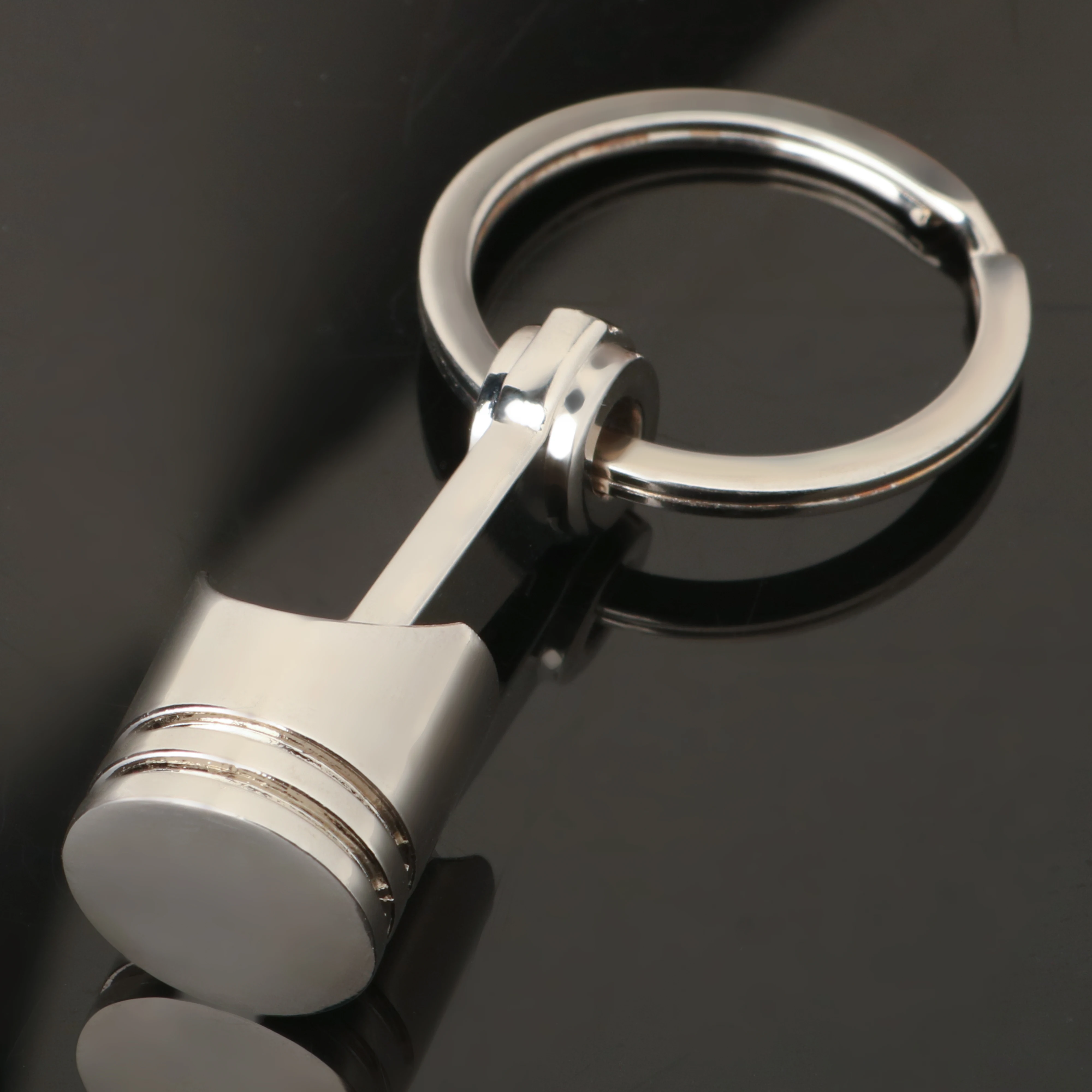 Fashionable Piston Model Metal Keychain Alloy and Zinc Souvenir Keychain for Car Accessories Parts
