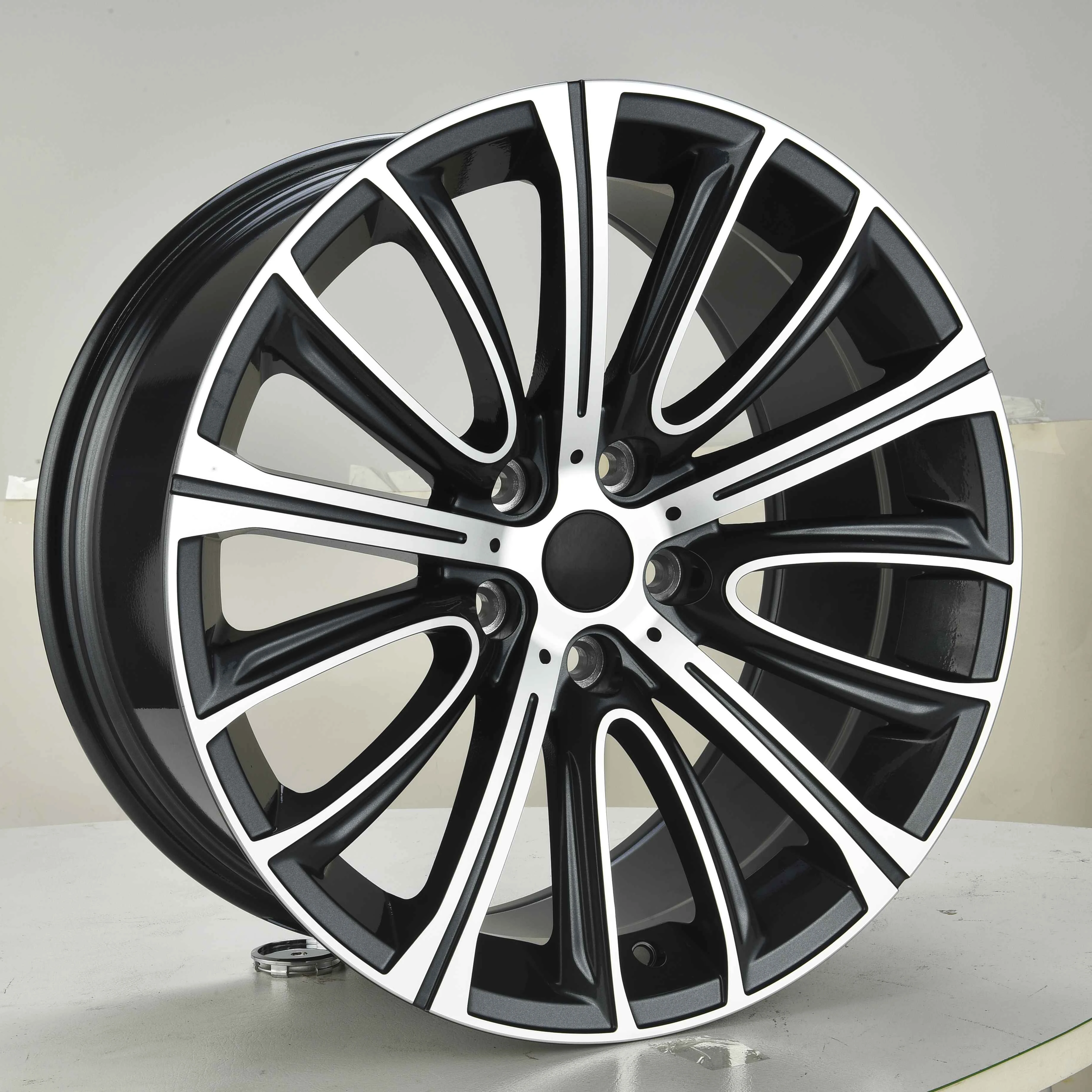 Колесо из алюминиевого сплава для BMW 19 дюймов 5 отверстий ET 25-35 PCD 112-120 поставка