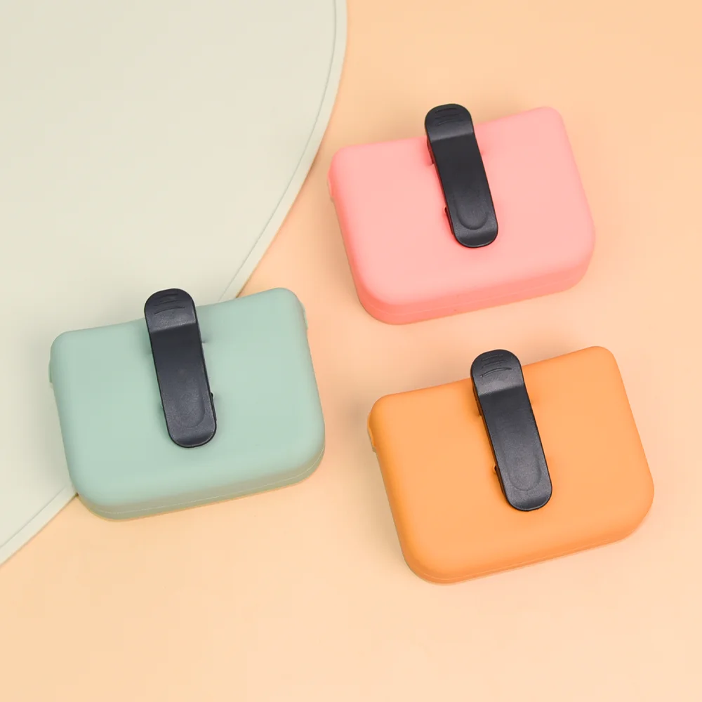 Pet Supplier Dog Treat Pouch Portable Walking Eco Friendly Silicone Dog Treat Bag for Leash with Waist Clip