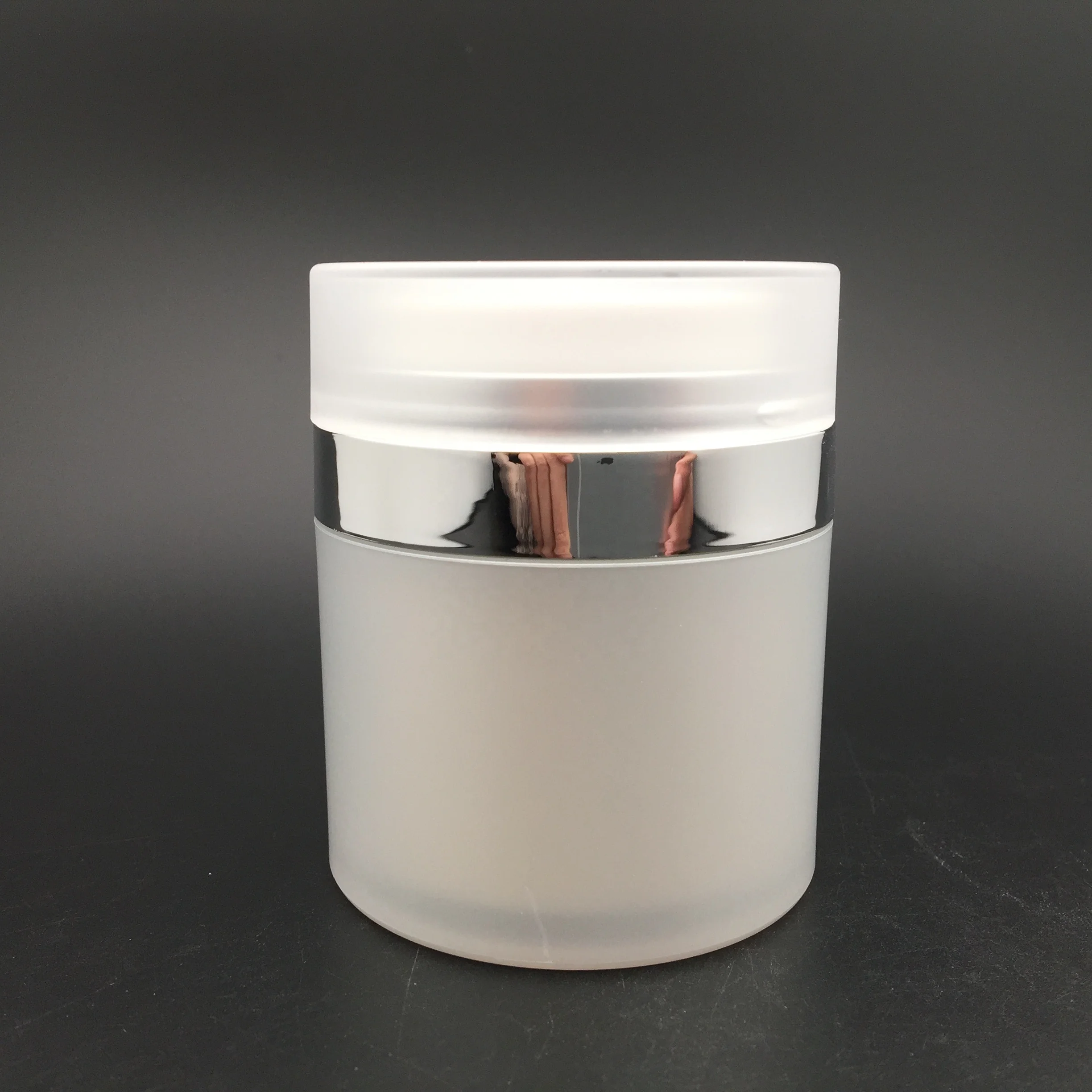 custom 15g 30g 50g popular pearl white and shiny silver refillable airless pump jar