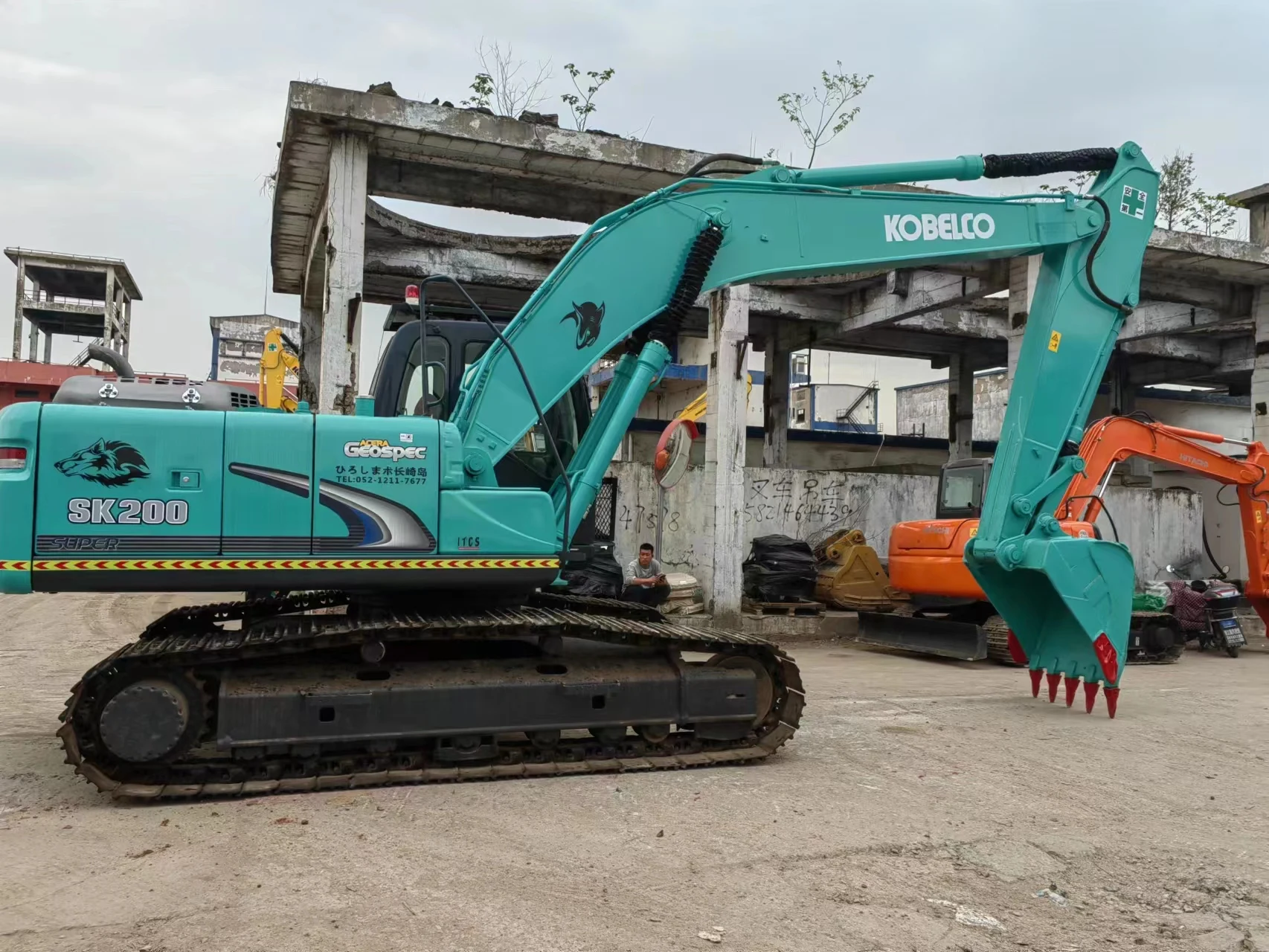 Most Popular Kobelco Brand Excavator in stock Japan Original Kobelco SK200-8 Excavator with Good Quality for sale