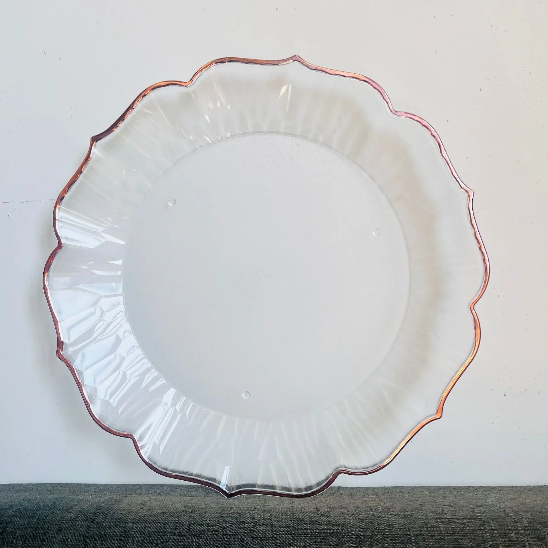 acrylic charger plate 13 inch plastic clear transparent with gold blue edge wedding event table suppliers