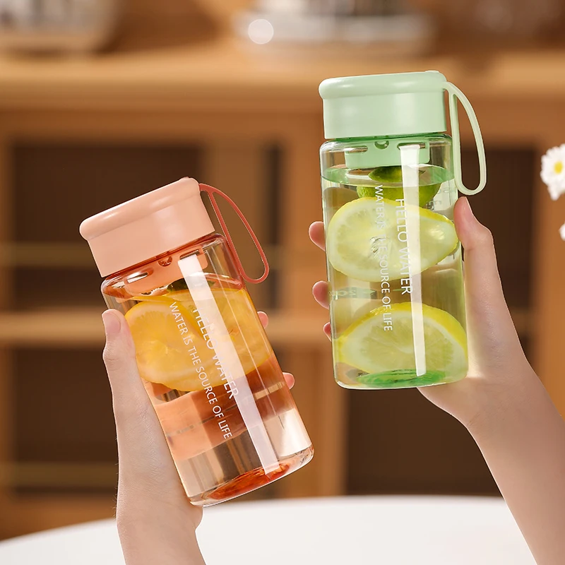 Wholesale custom reusable  water cup for sports with plastic cap Cups Mug With Lid And Straw
