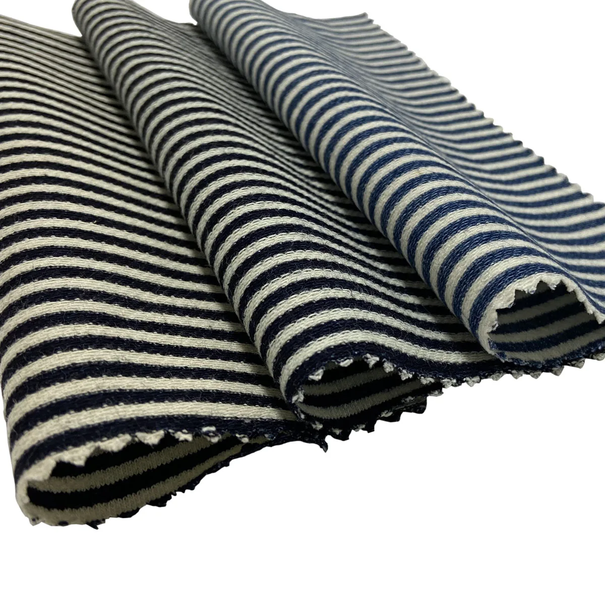 
 100 хлопок, дышащая мягкая на ощупь саржевая трикотажная джинсовая ткань в полоску  