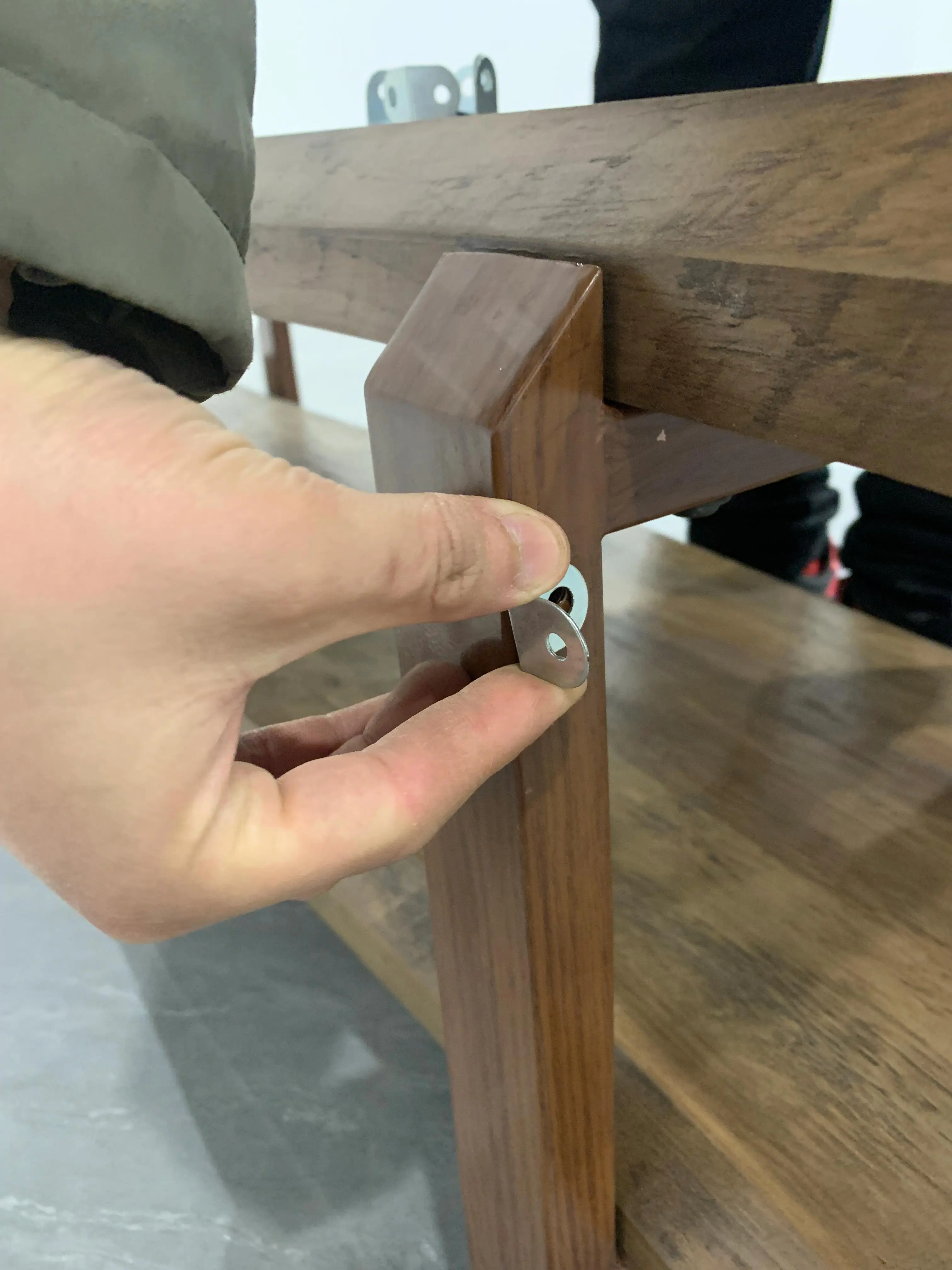 Wholesale Wooden TV Desk Modern Metal Frame MDF Wavy Edge Home Furniture Table TV Stand for Living Room