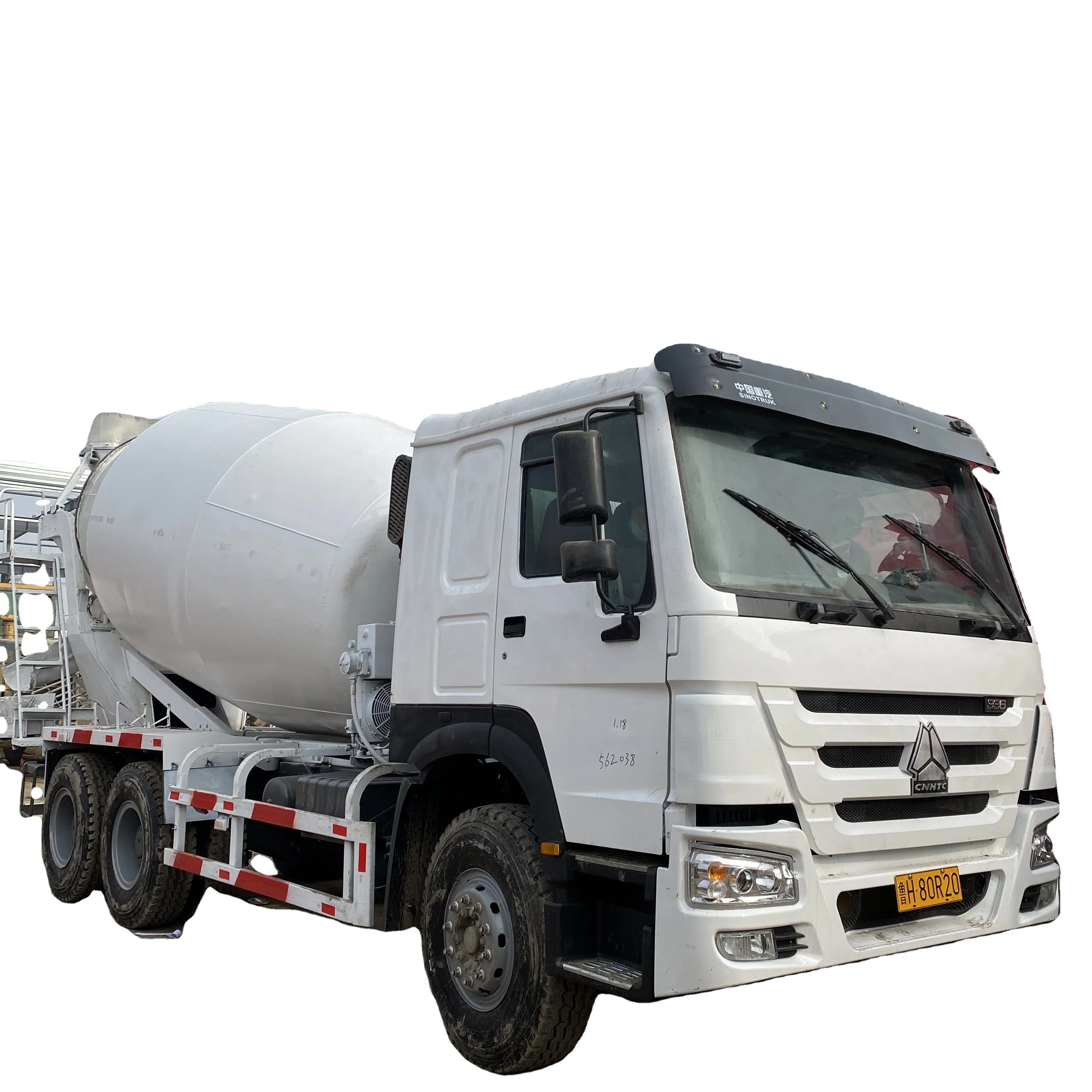 used mix transporter SINOTRUCK HOWO 14000kg self loading concrete mixer truck