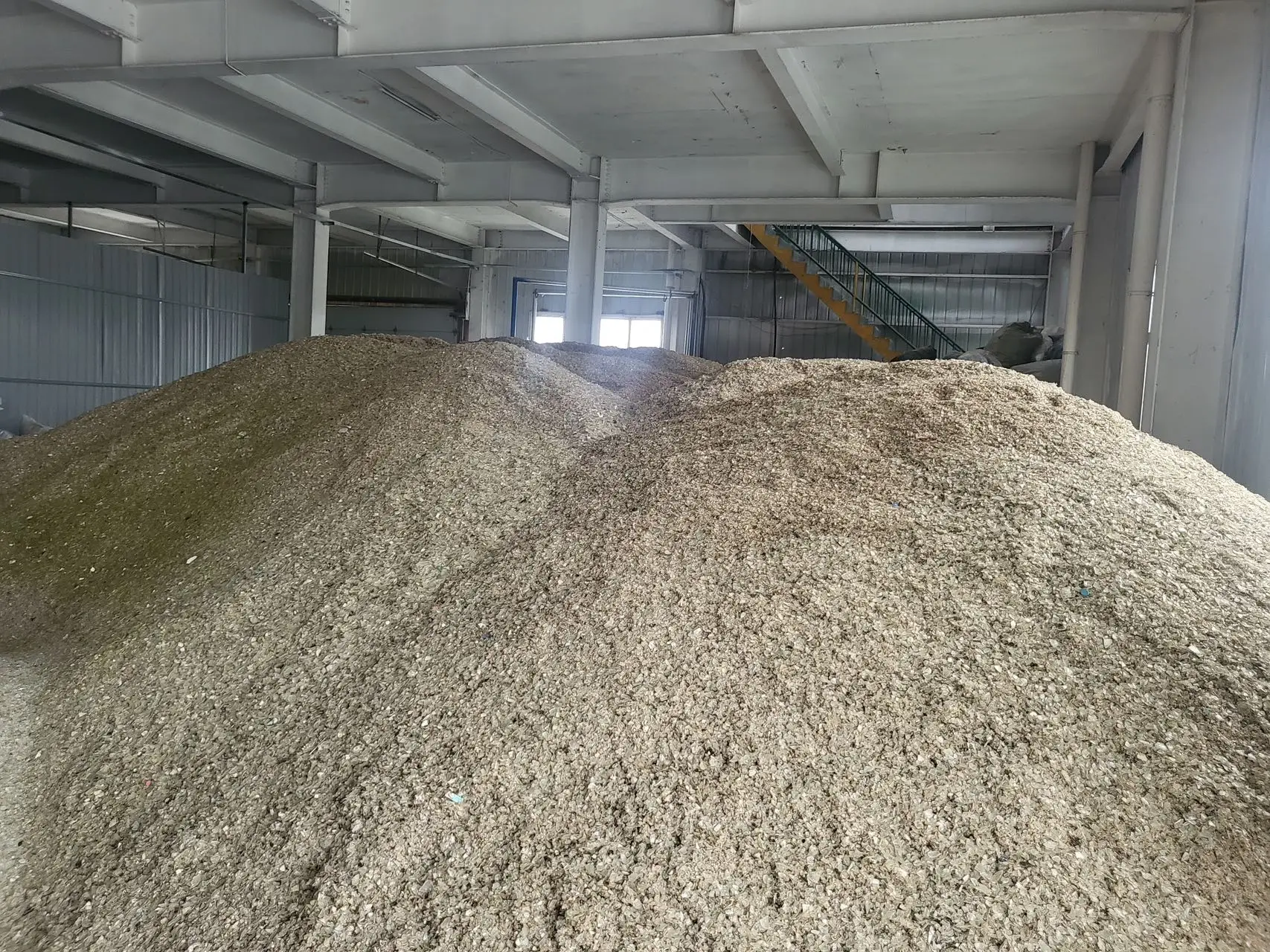 wholesale recycled White Amber Green broken glass cullet for Wine bottle production