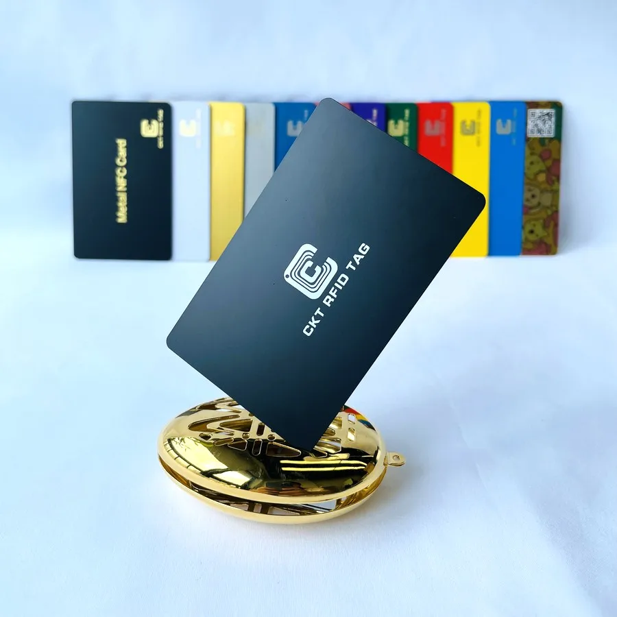 Цветная запрограммированная металлическая NFC-карта с логотипом на заказ для визитных и VIP-карт контроля