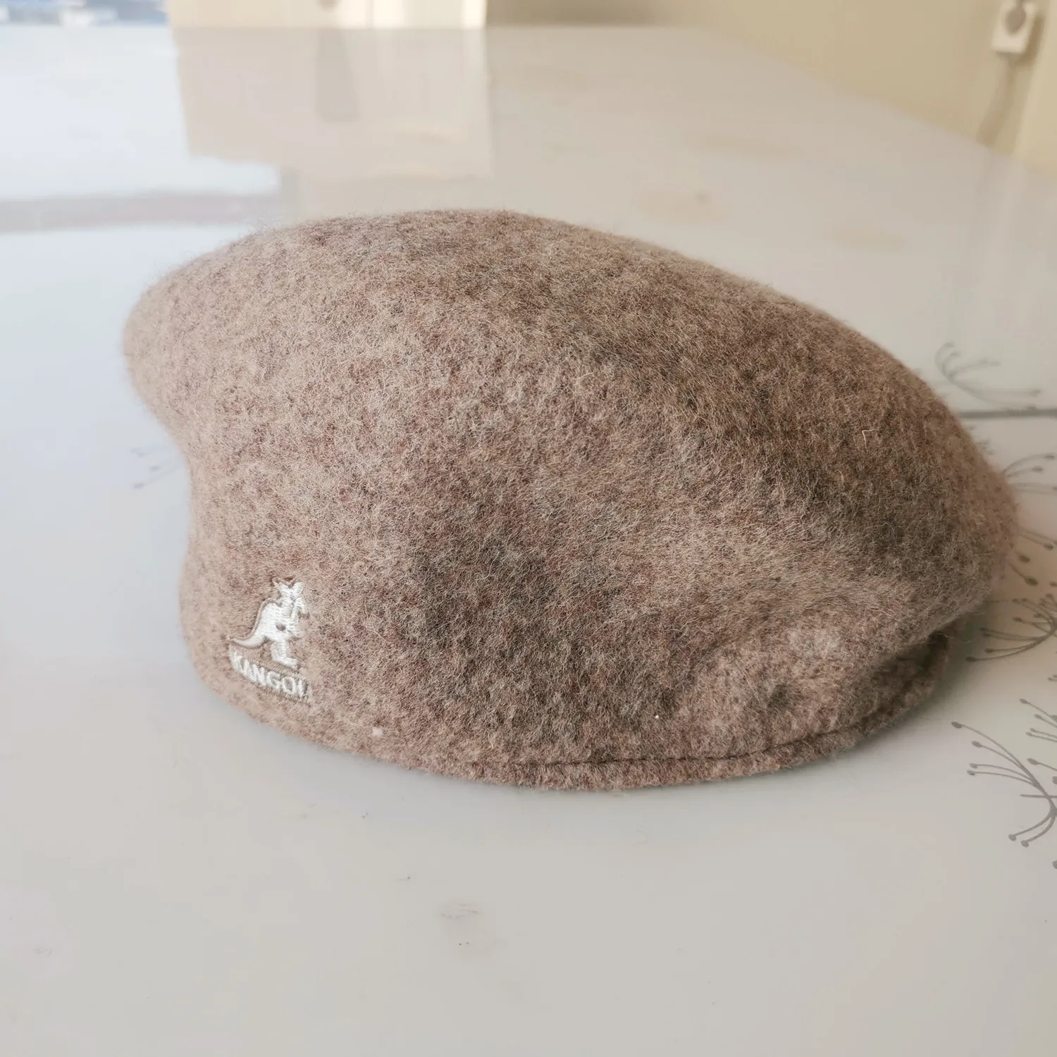 Оптовая продажа, шерстяной берет с вышивкой, женский шерстяной берет на осень и зиму, британская ретро-шляпа hyun, черная плоская шляпа, женский берет, шляпа