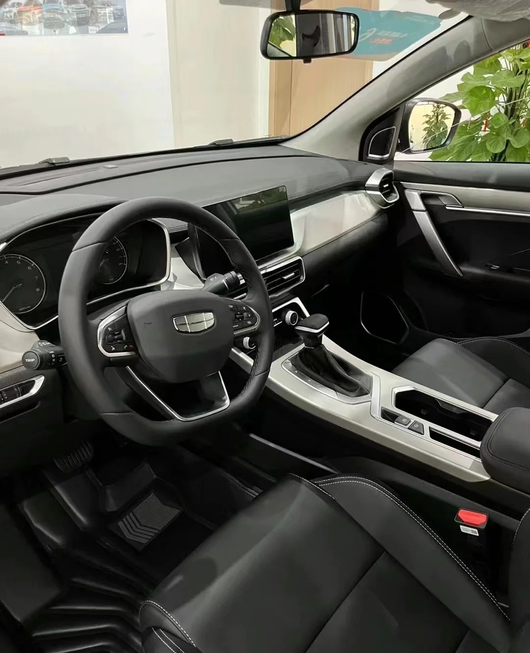 Geely Coolray 6-Speed Manual Compact Suv Fuel Vehicles Left Hand Drive Fwd China Binyue Geely 2024