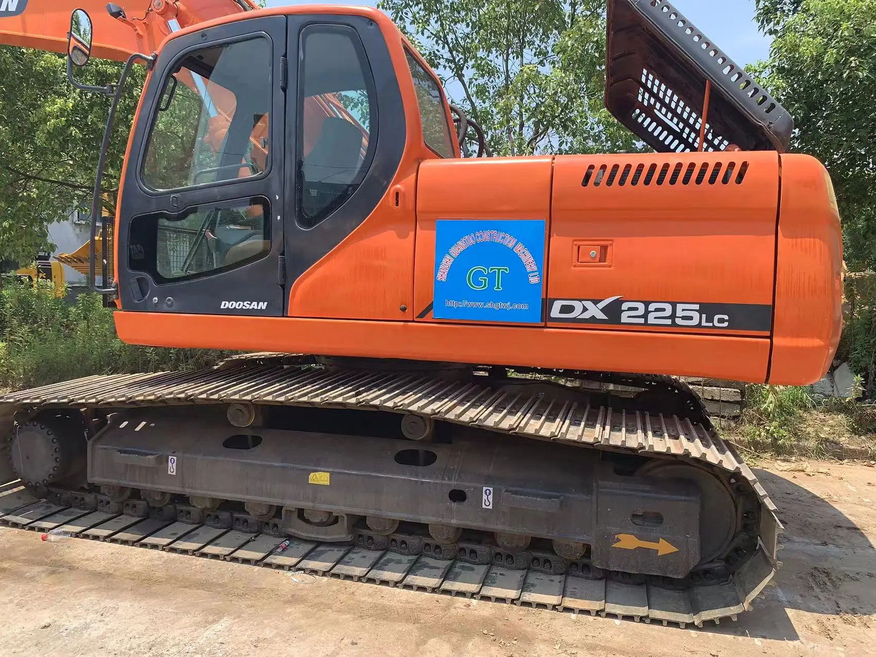 Japan made used cheap crawler excavator used Doosan DH220 DX225