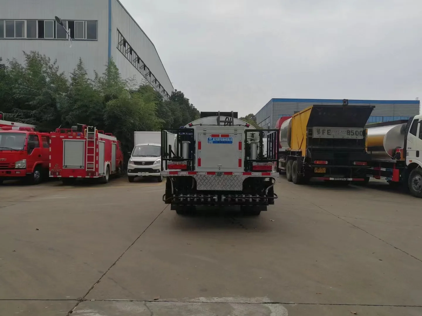 Bitumen Emulsion Sprayer Asphalt Road Machinery Paver Paving Machine Mini Asphalt Paver Asphalt Tack Sprayer