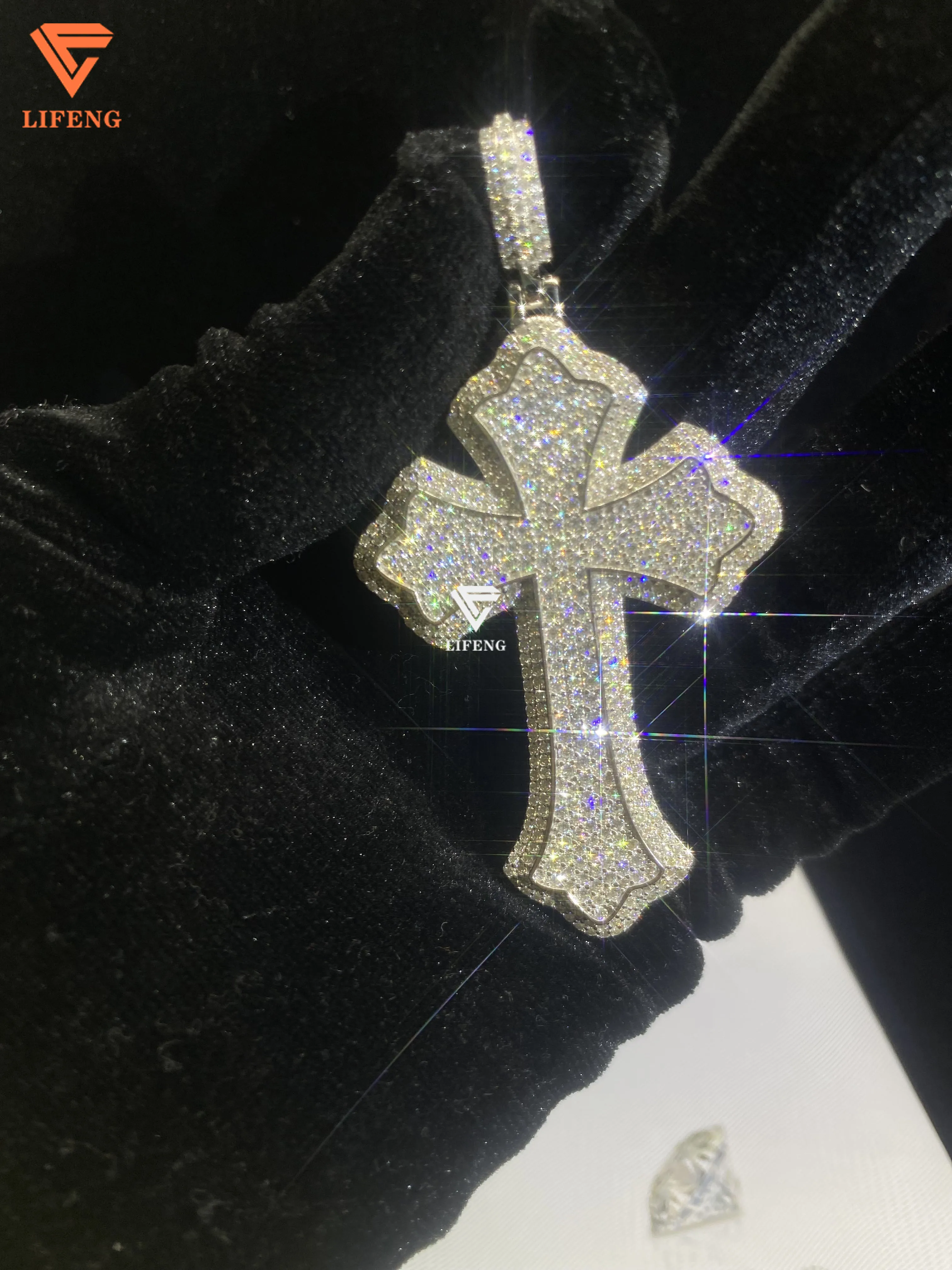 Custom VVS Moissanite Cross Pendant 925 Sterling Silver with 18K White Gold Plating Excellent Cut Diamond for Men Fine Jewelry