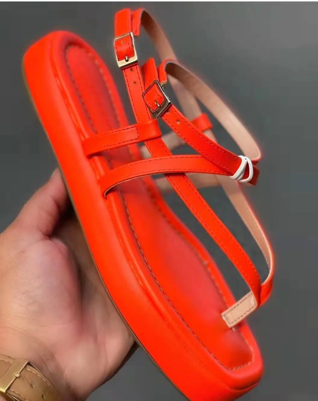 2022 Europe & American summer new ladies fashion hot sale solid color outdoor beach sandals slippers for women