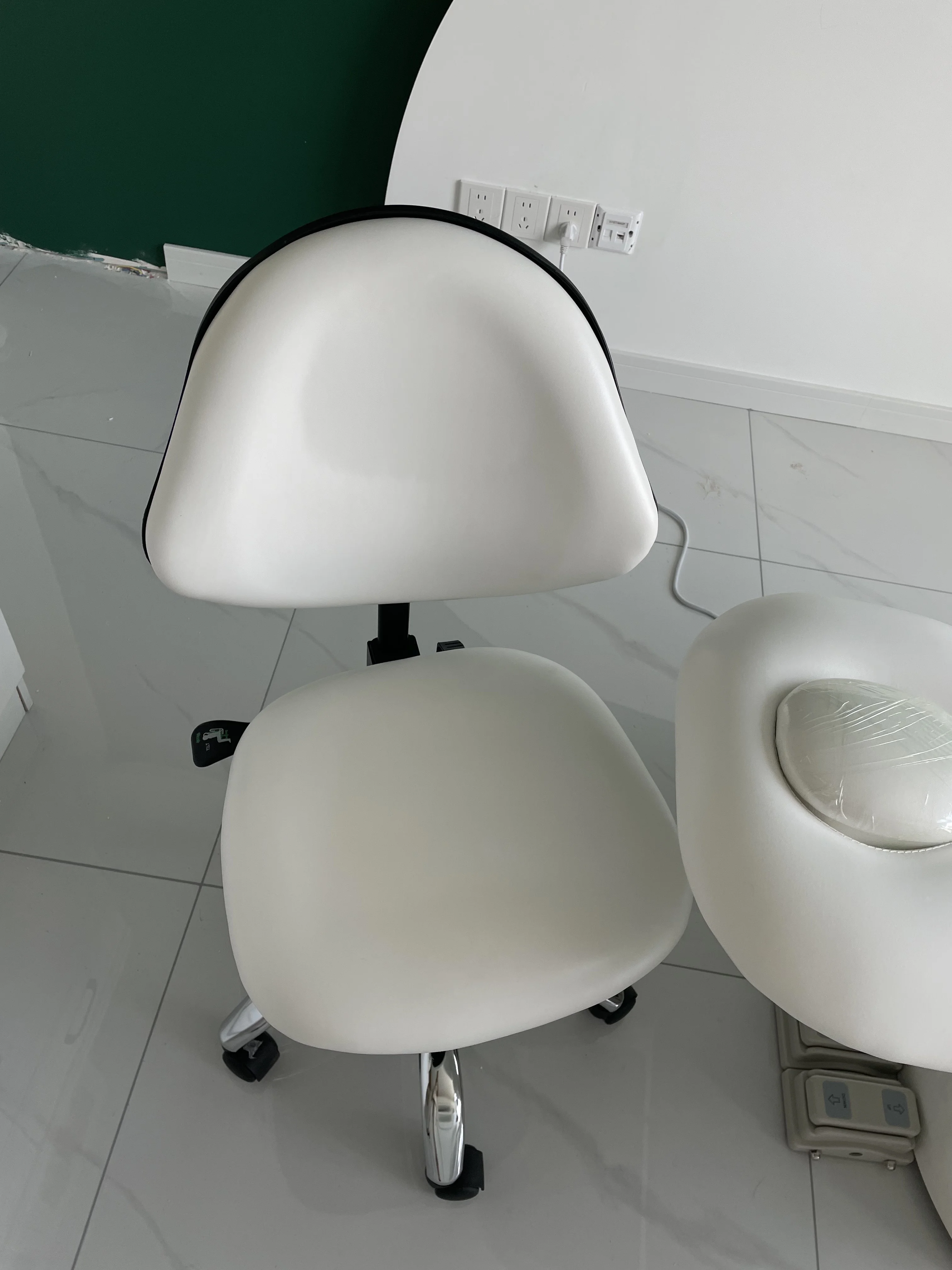 High Quality Diplomat Dental Chair in Stock Dental-chair Most Popular in 2024 Dental Unit Chair Luxury Low Price for Sale