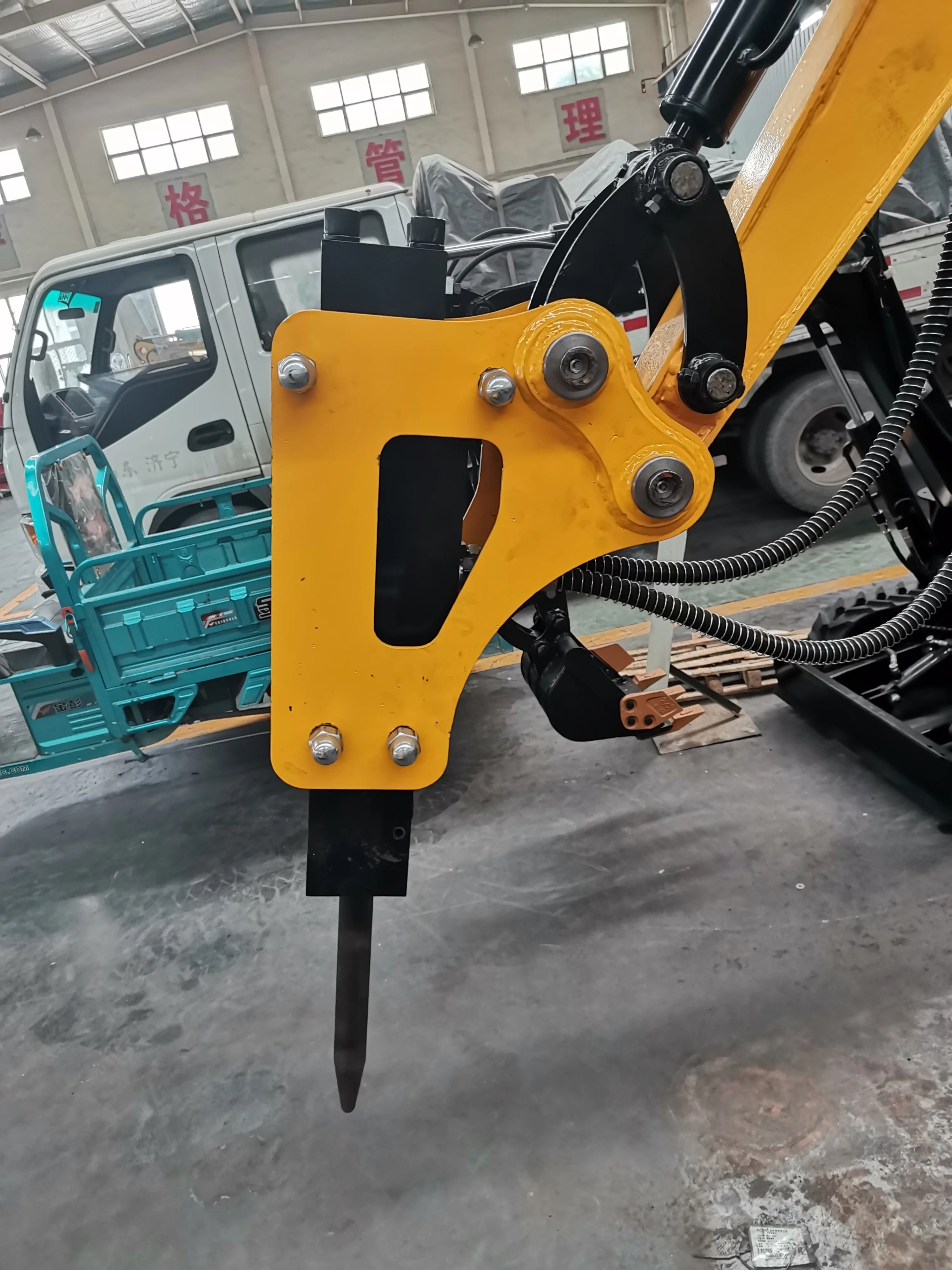 Hydraulic breaker hammer is suitable for  0.6-50 tons mini excavator Breaking Hammer