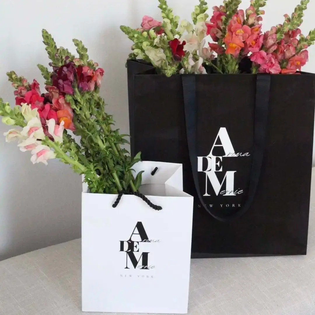 Custom Luxury White Art Paper Shopping Bag Elegant Gift Packaging Paper Bag for Bouquets