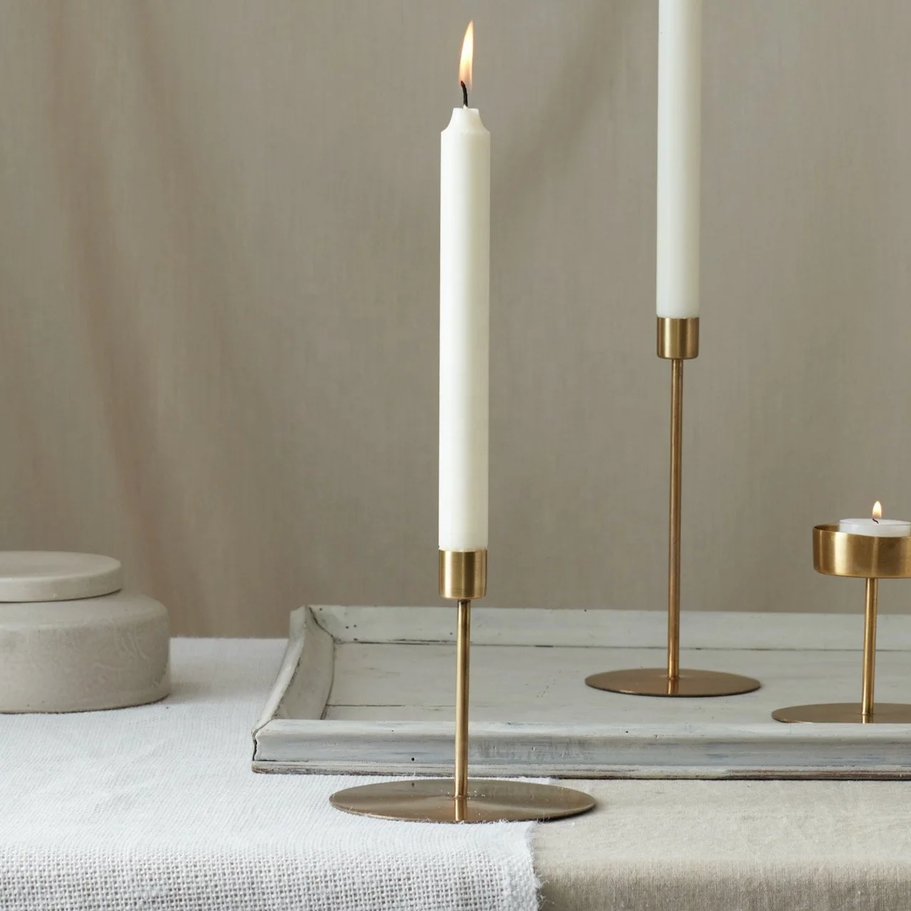 Выгодная цена, материал парафиновый воск, белая церковная коническая палочка, светящиеся свечи, поставки