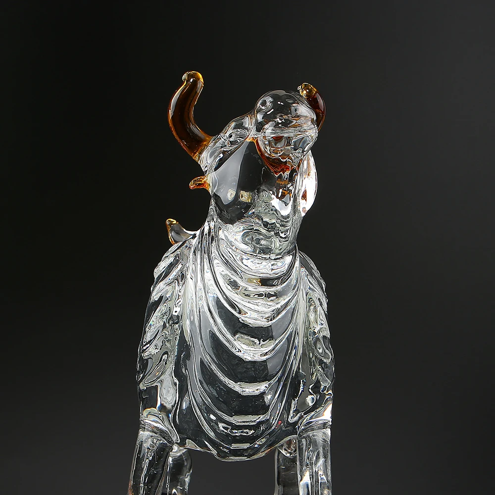 Antique Handmade Blown Borosilicate 500ml 700ml Liquor Whiskey Wine Animal Shaped Bull Cow Cattle Glass Decanter Bottle