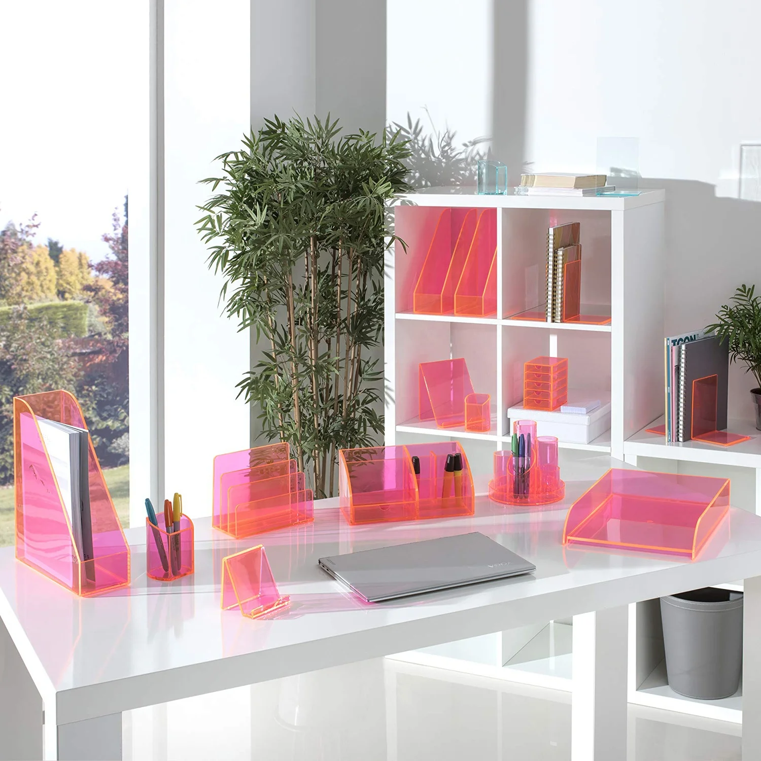 Acrylic iridescent magazine holder