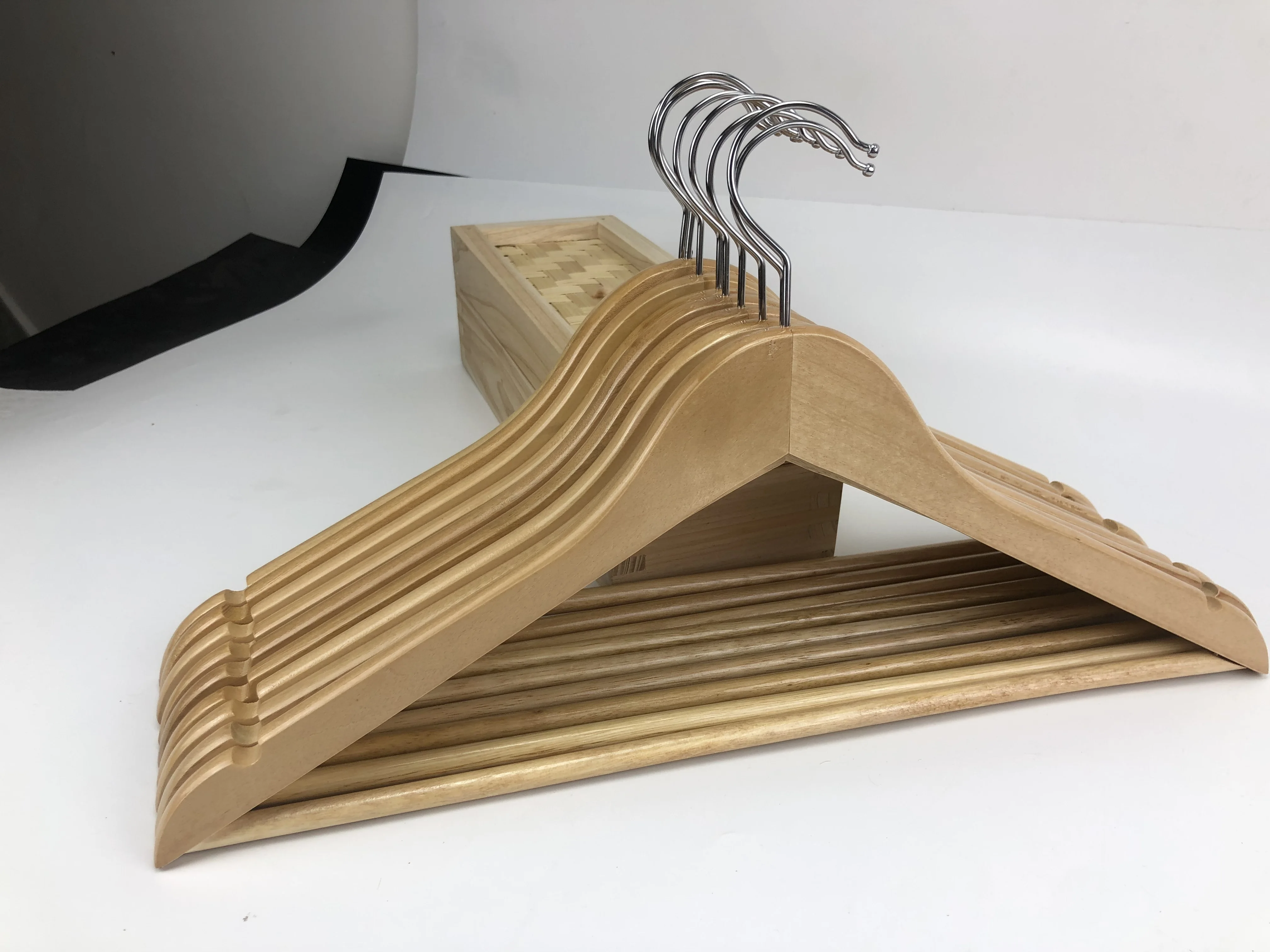 Kids Wooden Hangers Wholesale Custom Logo Sale Wood Anti-Slip Hangers Pants Suit Jacket Wooden Hangers