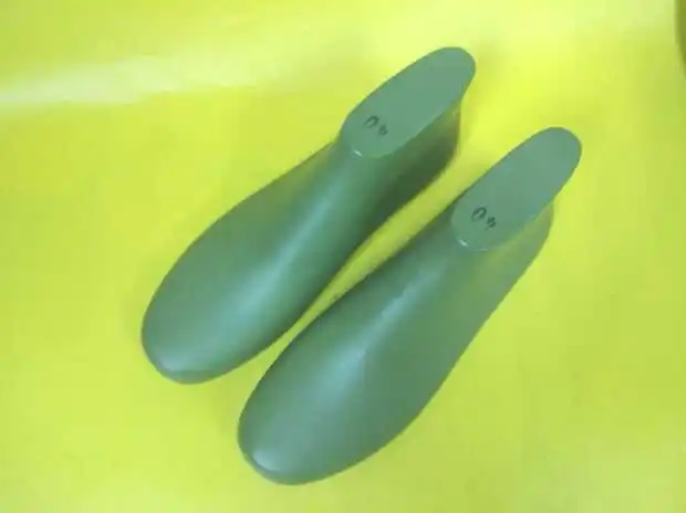 
High cutter sports running shoe lasts 