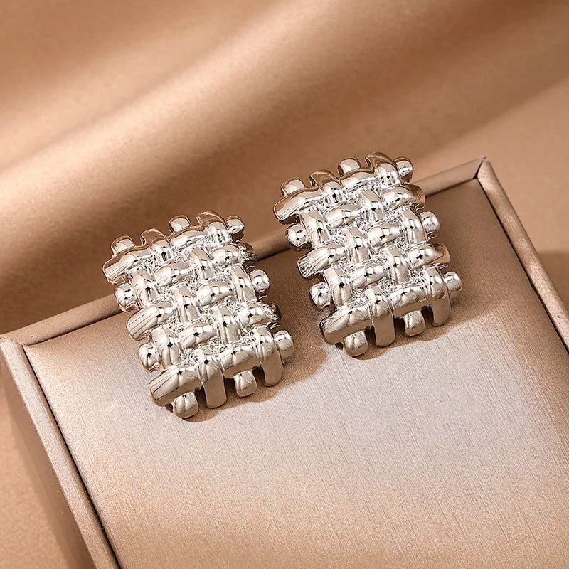 Vintage Alloy Geometric Mesh Stud Earrings Golden Woven Square Stud Earrings for Women Birthday Party Prom Jewelry Gift