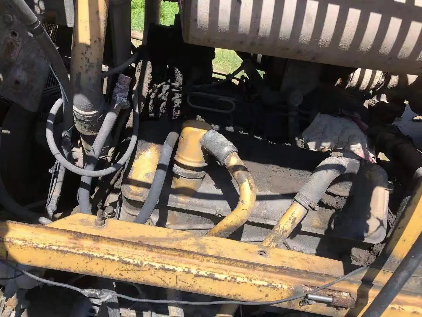 Good condition D4B D5H used crawler bulldozer for sale in stock on good