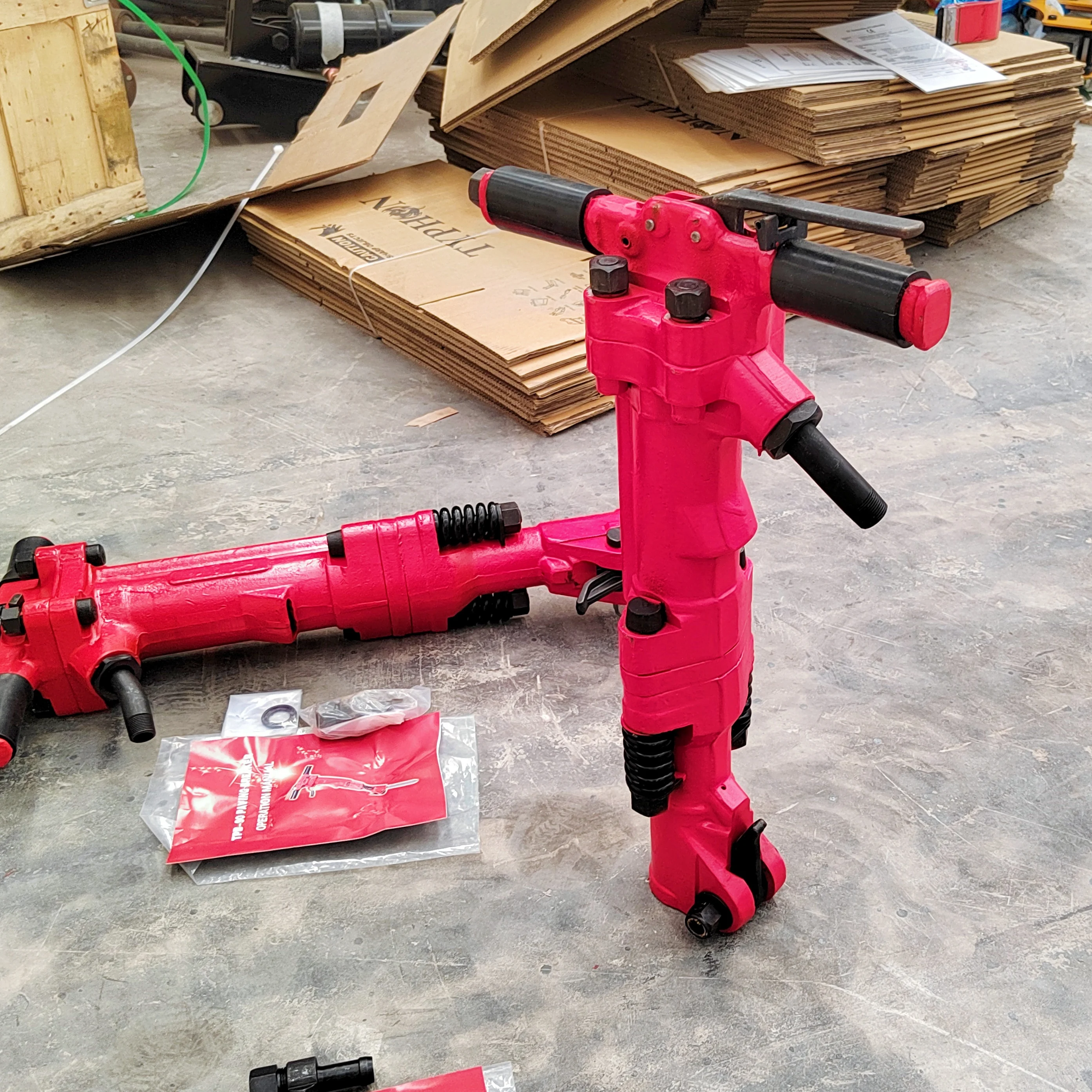 Сверхмощный пневматический отбойный молоток TPB 60 для разрушения других пневматических инструментов