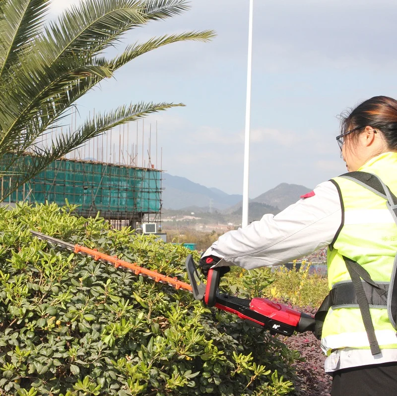 1200W 650mm Cutting Length Electric Hedge Trimmer Powerful Blade Garden Bush Cutter