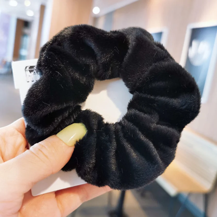 2023 Lovely Fuzzy Winter Scrunchies Soft Hair Accessories Girls Plain Color Sweet Fluffy Faux Fur Plush Scrunchies For Women Kid