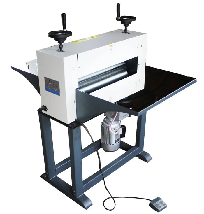 Industrial Semi Automatic Flat Bed Manual Paper Box Roll Creasing And Die Cutting Machine Roller Die-Cutting Press Machine