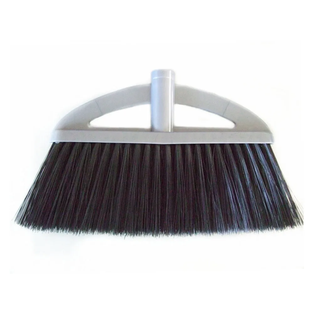 Пластиковая щетка для чистки с длинной ручкой