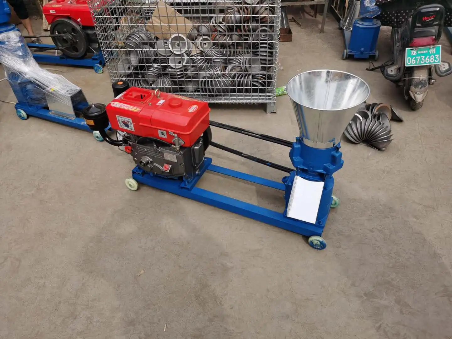 Sawdust/Rice Husk/Straw/Crop Stalk/Animal Manure/Fertilizer Pellet Press Machine For Animal Feed