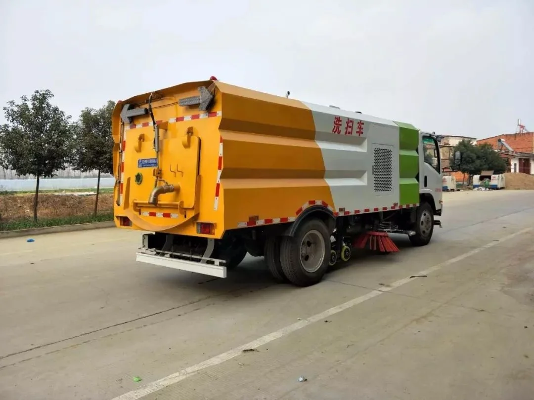 Factory direct sale ISUZU 9 cubic meters road sweeper for municipal road sweeping and cleaning