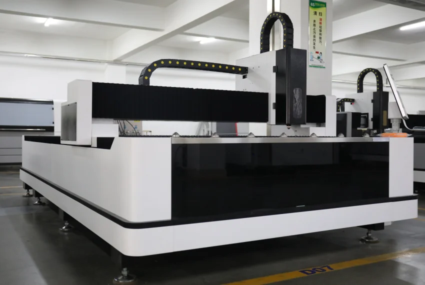 GWEIKE 1500w 3000w Economical  Series Laser Cutting Machine 1500W Price/CNC Fiber Laser Cutter Sheet Metal