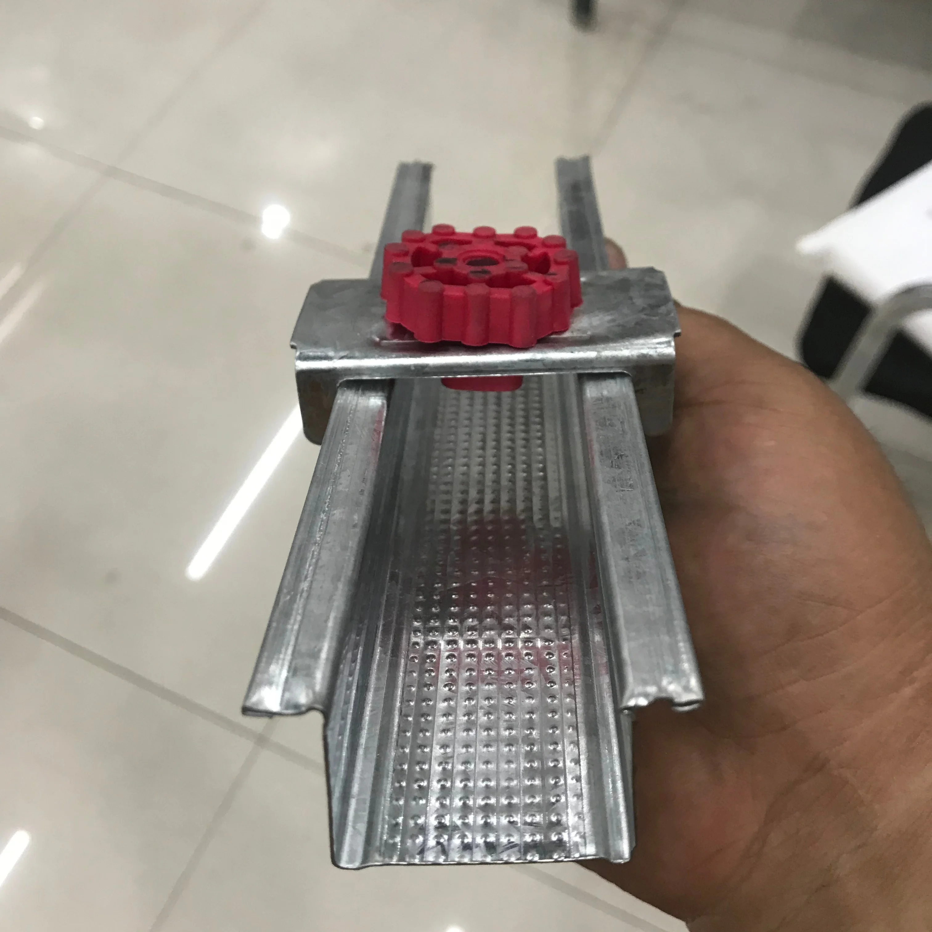 21*25*0.75mm Resilient Sound Isolation Clip Acoustic Quiet Clip for Celling, Floor, Wall, Drywall, hat furring channel