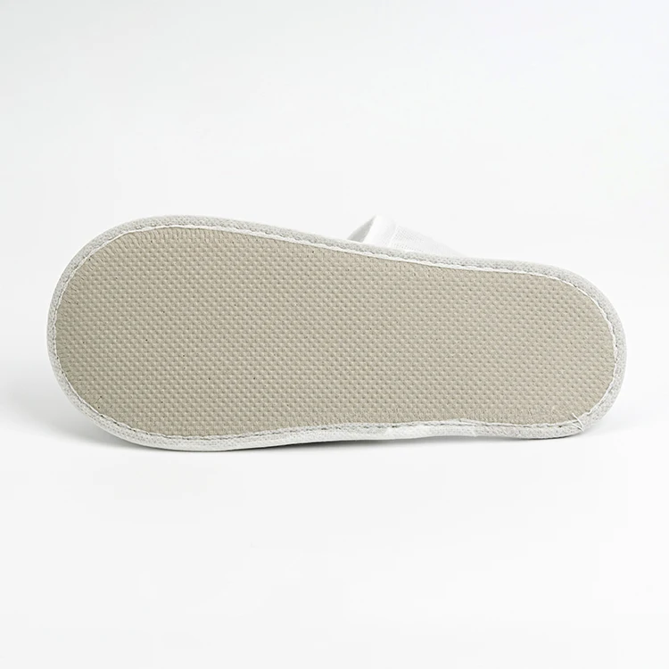 New elegant shape comfortable anti-slip sole pantoufle hotel bath room disposable slippers with logo