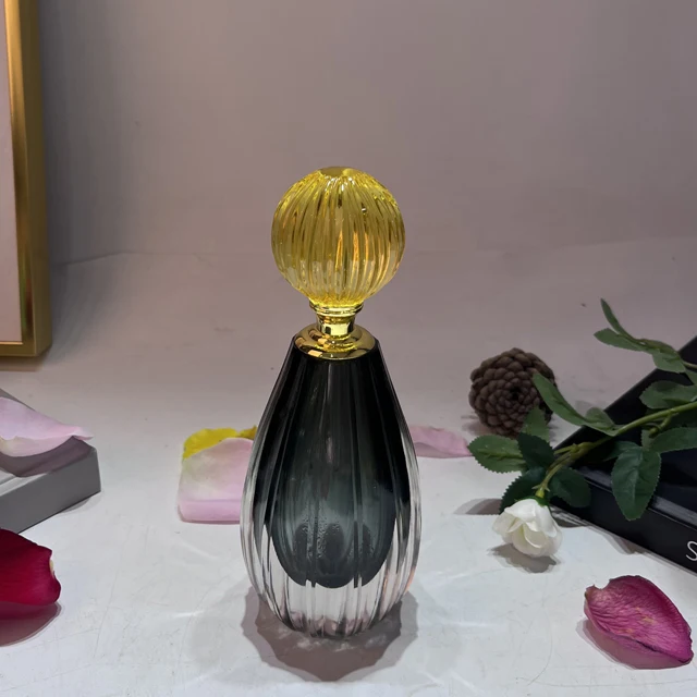 Middle East Style Liuli Flower Lid Essential Oil Bottles Elegant Glass Empty Perfume Bottle With Gift Box