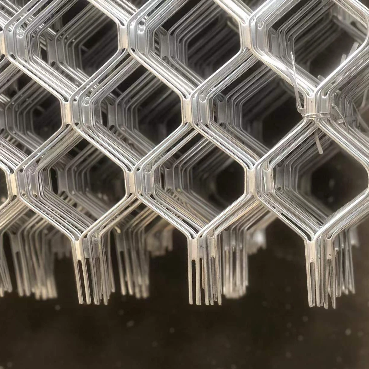 High Quality Security Cladding Screen Diamond Hole Woven Aluminum Expanded Metal Mesh