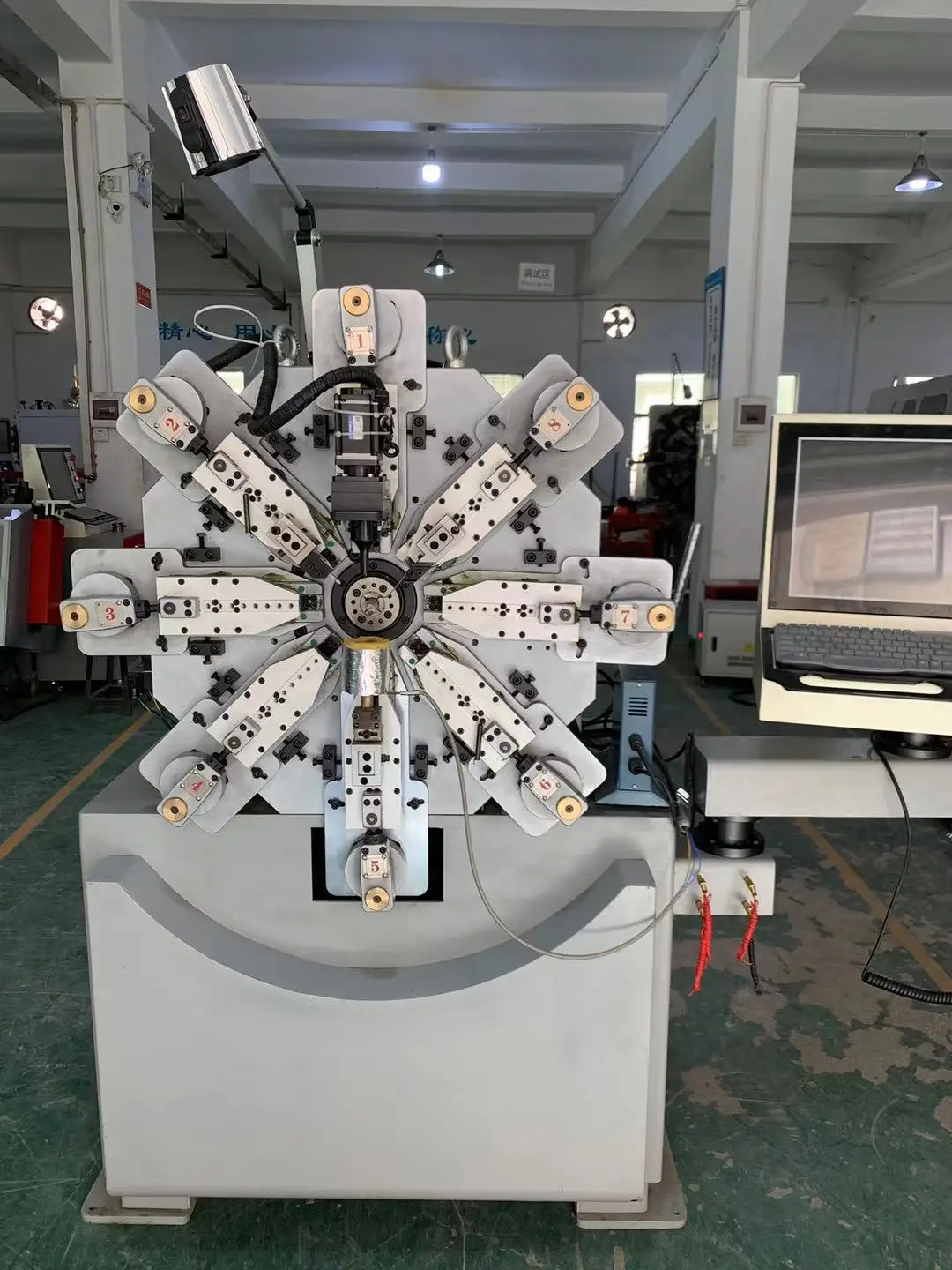 CNC 10 оси Camless спиральная формовочная машина может произвести много видов; Сезон