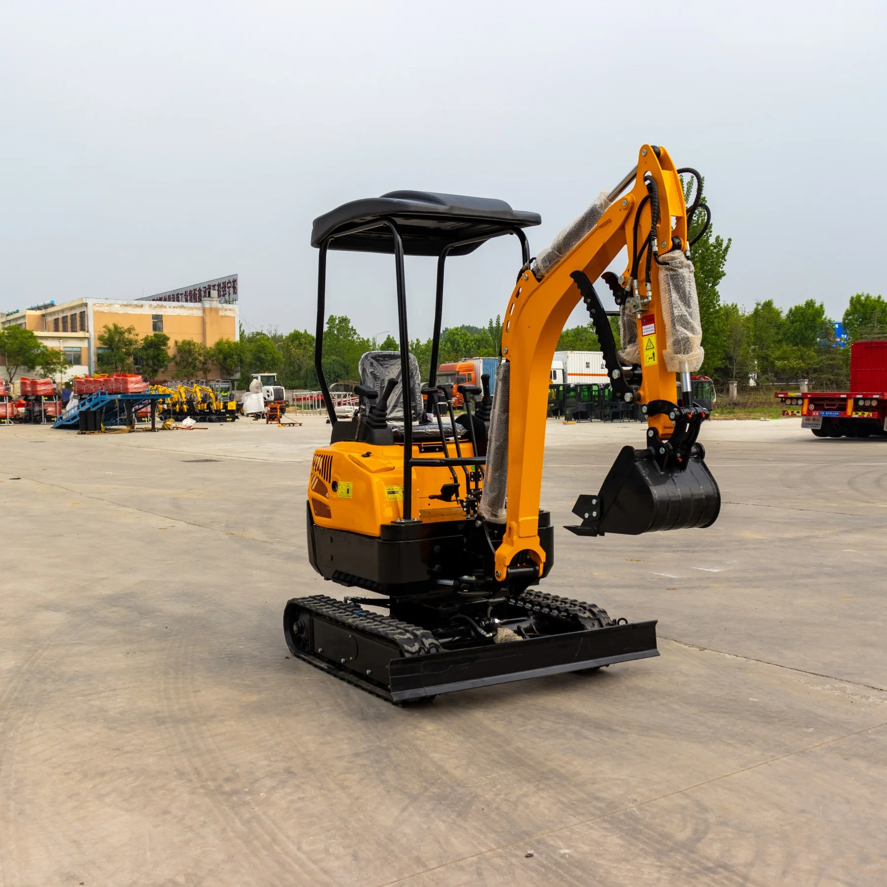 Hightop  HT18-1 Mini Excavator Hydraulic Crawler Mini Excavator D902 Engine