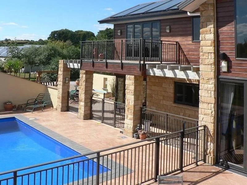 EKOO Screw DIY Outdoor Galvanized Steel Metal Balustrade Design Aluminum Balcony Railing/Stair Railing/Deck Railing and Handrail