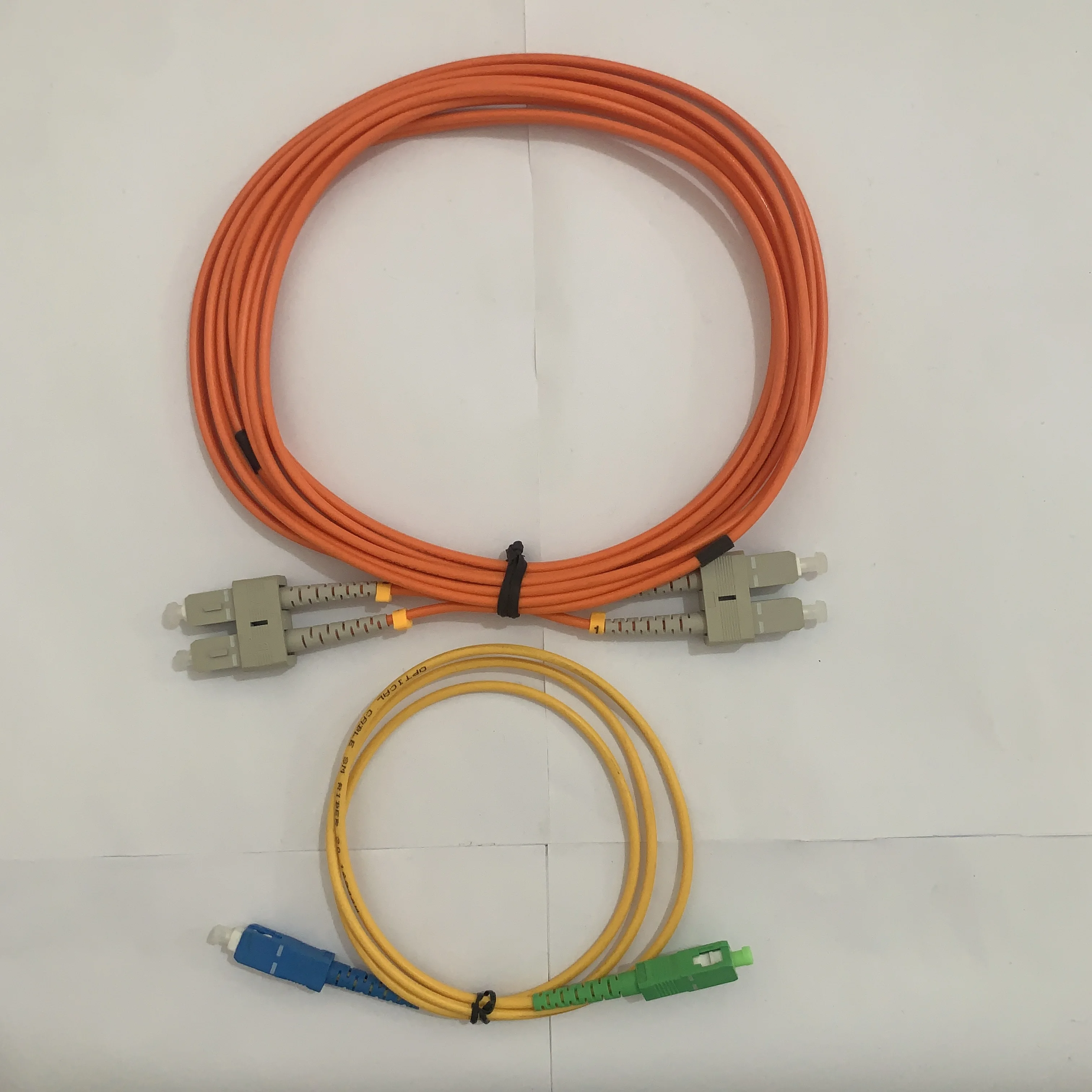 Цена, 1-жильный Внутренний прямой кабель Ftth Home 1km Frp Kfrp наружный волоконно-оптический прямой кабель 03 мм pvc/lszh/pe g657a