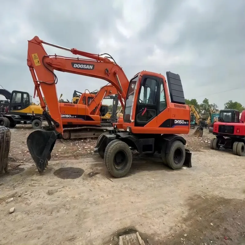 15Ton used wheeled excavator DH150 Hydraulic Crawler Excavator for sale in good condition