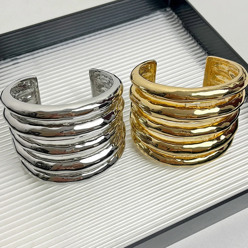 2024 New Arrival Exaggerated two tone open alloy vintage chunky bracelet metal leather splicing wide coil cuff metal bracelet