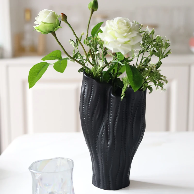 Nordic Irregular Unusual Shape with Carving Modern Vases White Black Ceramic & Porcelain Vases Flower Vase Home Accessories
